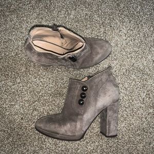Women’s booties size 8